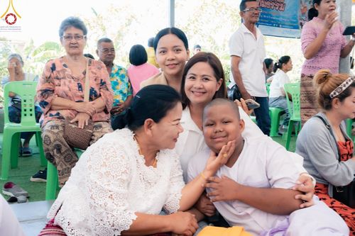 ภาพ No.133472:พิธีขอขมารับผ้าไตร, พิธีบรรพชาสามเณร, สามเณรออกบิณฑบาต ในโครงการบรรพชาสามเณร ฟื้นฟูพระพุทธศาสนาทั่วไทย  ณ ศูนย์ปฏิบัติธรรม และอบรมเยาวชนเมืองยะลา วันที่ 3 เมษายน พ.ศ. 2567