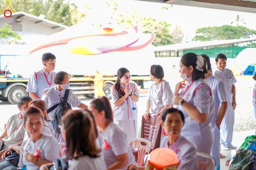 ภาพ No.130033:V.34 เพื่อธรรมเพื่อบางกล่ำ การรับบุญของเจ้าหน้าที่หน่วยงานต่างๆ  เพื่องานธรรมยาตราอัญเชิญพระบรมสารีริกธาตุ ประดิษฐาน ณ มหารัตนเจดีย์สิริปทุมสวรรค์ (เจดีย์อริยพุทธะ 5 พระองค์) ณ ศูนย์ปฏิบัติธรรมภาคใต้ อ.บางกล่ำ จ.สงขลา ระหว่างวันที่ 9-10 มีนาคม พ.ศ. 2567