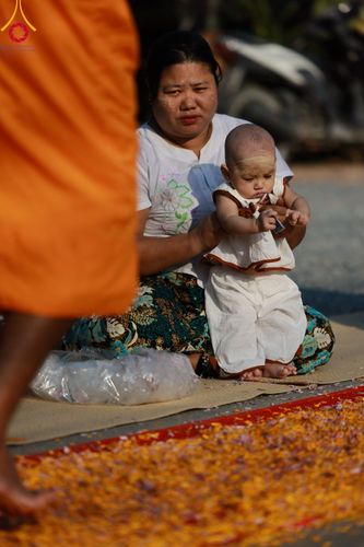 ภาพ No.107890:พิธีต้อนรับพระธรรมยาตรา ในโครงการธรรมยาตรากตัญญูบูชา มหาปูชนียาจารย์ พระมงคลเทพมุนี(สด จนฺทสโร) พระผู้ปราบมาร อนุสรณ์สถาน 7 แห่ง ปีที่ 12 วันที่ 7 มกราคม พ.ศ. 2567 ณ อนุสรณ์สถานคลองบางนางแท่น  อ.สามพราน จ.นครปฐม