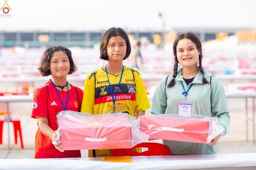 ภาพ No.225085:วันที่ 20 - 27 เมษายน พ.ศ. 2568 "ภาพแห่งความปลื้มที่ไม่มีวันจบ" คณะสงฆ์สามเณร เจ้าหน้าที่ และสาธุชน ร่วมแรงร่วมใจกันเตรียมงานและเก็บงาน เพื่อวันคุ้มครองโลก พิธีถวายมหาสังฆทานคณะสงฆ์ 40,000 กว่าวัดทั่วประเทศ