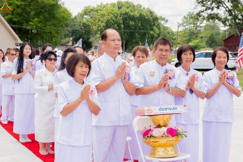 ภาพ No.234629:วันอาทิตย์ที่ 20 กรกฎาคม  พ.ศ.2568 พิธีทอดผ้าป่าภาคพื้นอเมริกา พิธีเจริญพระพุทธมนต์ ฉลองอาคารแก้วธรรมชัยรัตนอนันต์ วัดพระธรรมกายเทนเนสซี ประเทศสหรัฐอเมริกา