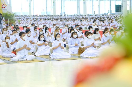 ภาพ No.75585:วัดพระธรรมกายจัด งานบุญวันอาทิตย์ต้นเดือน  มีกิจกรรมดังนี้ พิธีตักบาตร, พิธีบูชาข้าวพระ พระธรรมยาตรารับประกาศนียบัตร โครงการธรรมยาตราฯ ปีที่ 11 ในวันที่ 5 กุมภาพันธ์ พ.ศ. 2566 ณ วัดพระธรรมกาย อ.คลองหลวง จ.ปทุมธานี