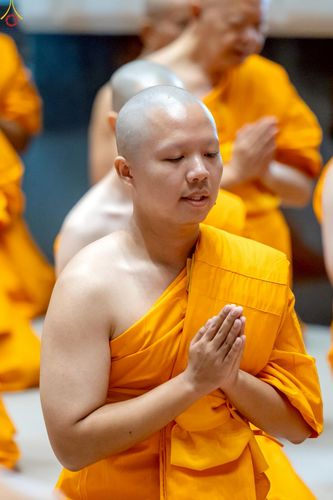 ภาพ No.229179:วันเสาร์ที่ 14 มิถุนายน พ.ศ. 2568 พิธีบรรพชา , พิธีถวายบาตร , พิธีอุปสมบท ในโครงการบรรพชาอุปสมบทหมู่ ผู้บริหารรุ่นที่ 15 และ อุดมศึกษา รุ่นที่ 52 ณ โบสถ์พระไตรปิฎก วัดพระธรรมกาย