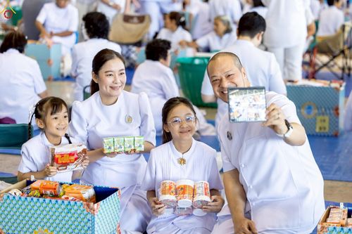 ภาพ No.263913:วันอาทิตย์ที่ 2 พฤศจิกายน พ.ศ. 2568 พิธีตักบาตรอาทิตย์ต้นเดือน ณ บ้านแก้วเรือนทองคุณยายฯ วัดพระธรรมกาย