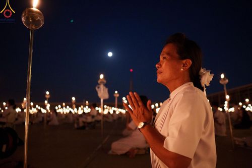 ภาพ No.125044:พิธีเวียนประทักษิณและจุดมาฆประทีป (ชุดที่ 2) ในวันมาฆบูชา เสาร์ที่ 24 กุมภาพันธ์ พ.ศ. 2567 ณ พระมหาธรรมกายเจดีย์ วัดพระธรรมกาย