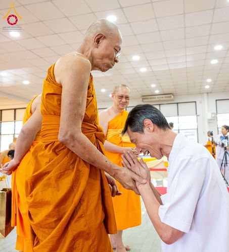 ภาพ No.276717:วันเสาร์ที่ 6 ธันวาคม พ.ศ. 2568 พิธีมุทิตาสักการะ เนื่องในโอกาสที่พระเดชพระคุณพระพรหมดิลก เจ้าอาวาสวัดสามพระยา วรวิหาร เมตตาเป็นประธานในพิธีตั้งฐานานุกรมใน พระราชวิเทศวชิรเวที (บัณฑิต วรปญฺโญ) ผู้ช่วยเจ้าอาวาสวัดพระธรรมกาย (ไวโรจน์ วิโรจโน) ผู้ช่วยเจ้าอา