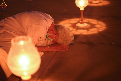 ภาพ No.204535:พิธีจุดประทีปถวายเป็นพุทธบูชา และบูชาธรรมมหาปูชนียาจารย์ ณ วัดพระธรรมกาย ตำบลคลองสาม อำเภอคลองหลวง จังหวัดปทุมธานี ในโครงการธรรมยาตรา กตัญญูบูชา มหาปูชนียาจารย์ พระมงคลเทพมุนี(สด จนฺทสโร) พระผู้ปราบมาร ปีที่ 13 วันที่ 31 มกราคม พ.ศ. 2568