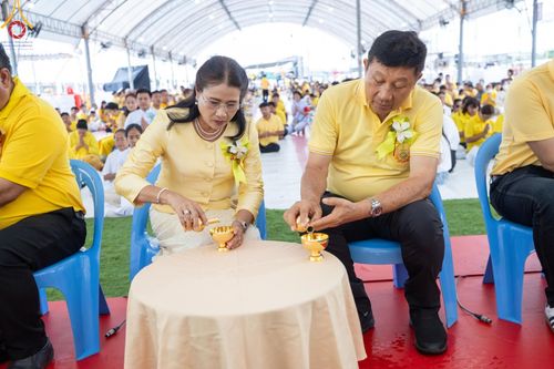 ภาพ No.146472:มหาสังฆทานถวายเป็นพุทธบูชาครั้งยิ่งใหญ่ โครงการทำบุญตักบาตร เพื่อถวายเป็นพระราชกุศล เนื่องในโอกาสมหามงคลเฉลิมพระชนมพรรษา พระบาทสมเด็จพระเจ้าอยู่ห้วฯ ทรงเจริญพระชนมพรรษา 6 รอบ 72 พรรษา