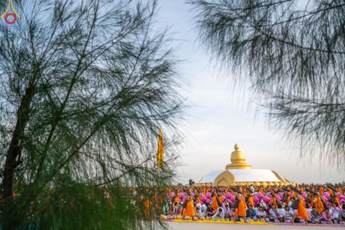 ภาพ No.198165:พิธีต้อนรับพระธรรมยาตรา ณ อนุสรณ์สถานลำดับที่ 5 สถานที่เผยแผ่วิชชาธรรมกายครั้งแรก อนุสรณ์สถานบางปลา วัดบางปลา อำเภอบางเลน จังหวัดนครปฐม ในโครงการธรรมยาตรา กตัญญูบูชา มหาปูชนียาจารย์ พระมงคลเทพมุนี(สด จนฺทสโร) พระผู้ปราบมาร ปีที่ 13 วัน 19 มกราคม พ.ศ.2568