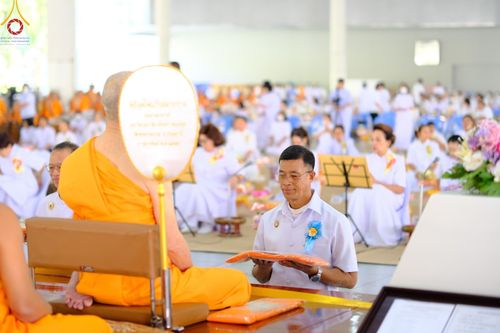 ภาพ No.205711:พิธีสวดพระพุทธมนต์ และถวายภัตตาหารเมนูสวรรค์แด่พระภิกษุ สามเณร วันจันทร์ที่ 3 กุมภาพันธ์ พ.ศ. 2568 ณ หอฉันคุณยายอาจารย์ฯ วัดพระธรรมกาย