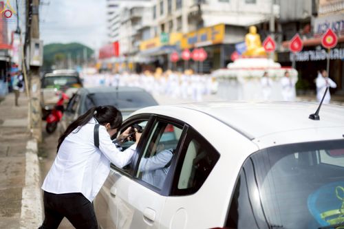 ภาพ No.239787:วันที่ 16-17 สิงหาคม พ.ศ. 2568 การปฏิบัติหน้าที่ของเจ้าหน้าที่ทุกสถานะ เพื่องานพิธีอัญเชิญรูปเหมือนพระมงคลเทพมุนี (สด จันทสโร) และพิธีกดปุ่มอัญเชิญรูปเหมือน พระมงคลเทพมุนี (สด จันทสโร) ณ มหาวิหารแก้วพระมงคลเทพมุนี ศูนย์ปฏิบัติธรรมแก้วเมืองเลย จ.เลย