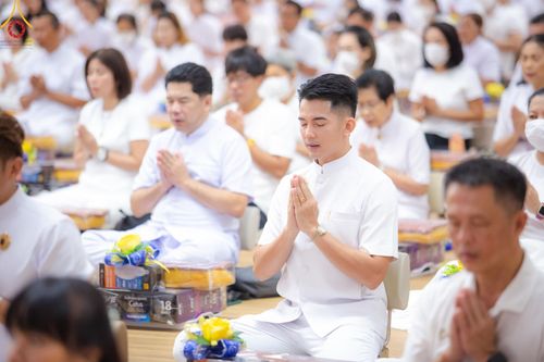 ภาพ No.145265:พิธีถวายผ้าอาบน้ำฝนและประทีปโคมไฟ ณ สภาธรรมกายสากล วัดพระธรรมกาย วันเสาร์ที่ 20 กรกฎาคม พ.ศ. 2567