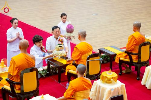 ภาพ No.272900:วันอาทิตย์ที่ 23 พฤศจิกายน พ.ศ.2568 พิธีมุทิตาสักการะ พระมหาเถระและพระเถระ ประจำปีพุทธศักราช 2568 ณ ห้องแก้วสารพัดนึก 2 สภาธรรมกายสากล  วัดพระธรรมกาย