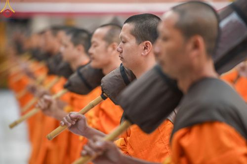ภาพ No.194208:พระธรรมยาตราปฏิบัติธรรม และถ่ายภาพหมู่ประวัติศาสตร์ ณ วัดสองพี่น้อง ต.ต้นตาล อ.สองพี่น้อง จ.สุพรรณบุรี ในโครงการธรรมยาตรา กตัญญูบูชา มหาปูชนียาจารย์ พระมงคลเทพมุนี(สด จนฺทสโร) พระผู้ปราบมาร อนุสรณ์สถาน 7 แห่ง ปีที่ 13 วันที่ 12 มกราคม พ.ศ. 2568