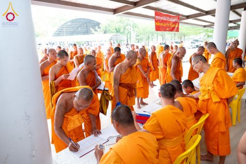 ภาพ No.225951:วันเสาร์ที่ 24 พฤษภาคม พ.ศ. 2568 พิธีถวายสังฆทาน 323 วัด ปีที่ 21 ครั้งที่ 177 พิธีมอบกองทุนหนุนแรงใจช่วยครูใต้ ปีที่ 18 ครั้งที่ 141 และพิธีทำบุญอุทิศส่วนกุศลให้ผู้วายชนม์ ณ ศูนย์ปฏิบัติธรรมภาคใต้ จ.สงขลา