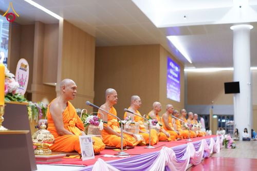 ภาพ No.196075:ผู้ว่าปทุมฯ เปิดงานวันครู ครั้งที่ 69 พ.ศ. 2568 จังหวัดปทุมธานี “เรียนดี มีความสุข : ครูไทยร่วมใจปฏิวัติการศึกษา เด็กฉลาดคิด ฉลาดทำ” ณ วัดพระธรรมกาย - รวมใจระลึกถึงพระคุณบูรพาจารย์ ยกย่องเชิดชูเกียรติผู้ประกอบวิชาชีพทางการศึกษาที่ประกอบคุณงามความดี 