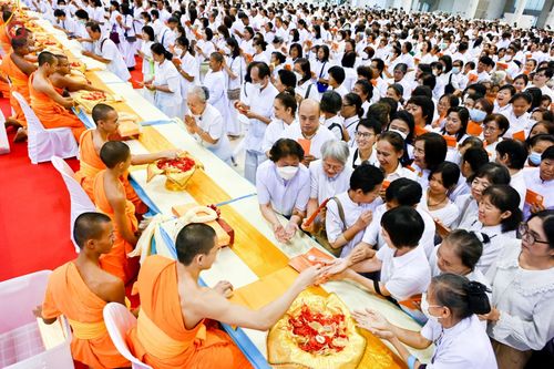 ภาพ No.139787:พิธีมุทิตาพระมหาอุปสมบทอุทิศชีวิต วันอาทิตย์ต้นเดือนที่ 2 มิถุนายน พ.ศ. 2567 ณ ห้องแก้วสารพัดนึก 1 วัดพระธรรมกาย