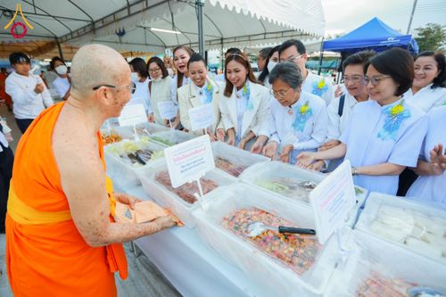 ภาพ No.118897:พิธีถวายภัตตาหารเป็นสังฆทาน แด่คณะพระธรรมยาตรา ปีที่ 12 วันที่ 26 มกราคม พ.ศ. 2567 ณ อนุสรณ์สถานบางปลา จ.นครปฐม