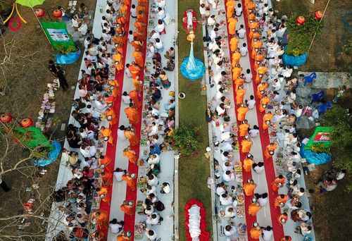 ภาพ No.206791:พิธีตักบาตรพระ 1,000 รูป ปืที่ 7 วันอาทิตย์ที่ 9 กุมภาพันธ์ พ.ศ. 2568 ณ วัดห้วยตองสัก อำเภอจอมทอง จังหวัดเชียงใหม่