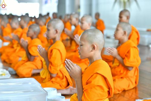 ภาพ No.247412:วันจันทร์ที่ 22 กันยายน พ.ศ. 2568 (วันพระ แรม 15 ค่ำ เดือน 10) พิธีบุพเปตพลี ครั้งที่ 170 ร่วมอุทิศบุญแด่หมู่ญาติที่ล่วงลับไปแล้ว และสืบทอดอายุพระพุทธศาสนา ณ หอฉันคุณยายอาจารย์ฯ วัดพระธรรมกาย