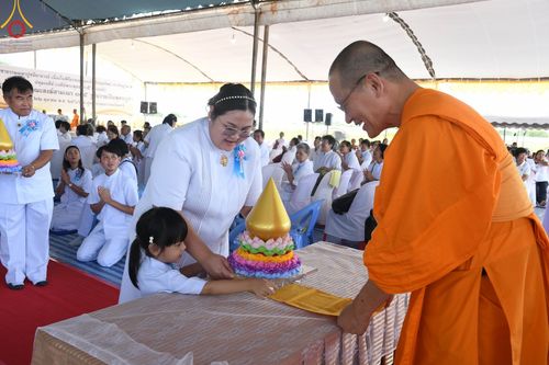 ภาพ No.91428:พิธีทอดผ้าป่ายกยอดดอกบัวสิริปทุมทิพย์  ประดิษฐาน ณ ปทุมเจดีย์  (เจดีย์พระพุทธเจ้า ๕ พระองค์) ณ ศูนย์อบรมเยาวชนจังหวัดปัตตานี 22 ตุลาคม พ.ศ.2566