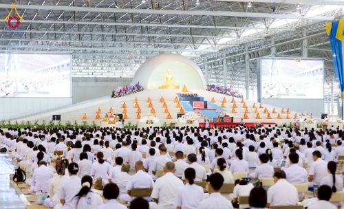 ภาพ No.258157:วันอาทิตย์ที่ 5 ตุลาคม พ.ศ. 2568 พิธีบูชาข้าวพระ ณ สภาธรรมกายสากล วัดพระธรรมกาย