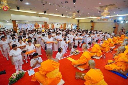 ภาพ No.173889:พิธีทอดกฐิน วัดภาวนาปีนัง ประเทศมาเลเซีย วันที่ 31 ตุลาคม พ.ศ. 2567