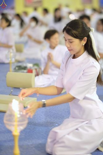 ภาพ No.223991:วันวิสาขบูชา วันอาทิตย์ที่ 11 พฤษภาคม พ.ศ. 2568 พิธีจุดวิสาขประทีป ,  พิธีเวียนประทักษิณรอบพระมหาธรรมกายเจดีย์ , พิธีฉลองชัยสวดมนต์บทธัมมจักกัปปวัตตนสูตร ครบ 7,357,000,000 จบ ณ มหารัตนวิหารคด วัดพระธรรมกาย