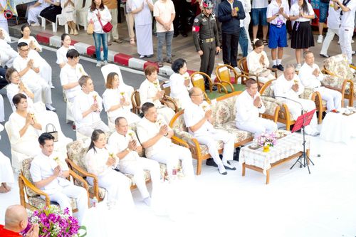 ภาพ No.236902:วันอาทิตย์ที่ 10 สิงหาคม พ.ศ. 2568 มหาสังฆทานครั้งยิ่งใหญ่ ตักบาตรพระ 10,000 รูป ถ.นิพัทธ์อุทิศ 3 ใจกลางนครหาดใหญ่ จ.สงขลา