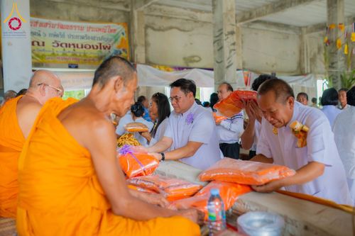 ภาพ No.178260:พิธีทอดกฐิน ณ วัดหนองไผ่ ต.โพธิ์ทอง อ.ปางศิลาทอง จ.กำแพงเพชร ในโครงการทอดกฐินสามัคคีทั่วไทย 30,000 วัด บูชาธรรม 80 ปี หลวงพ่อธัมมชโย โดยคณะศิษยานุศิษย์วัดพระธรรมกาย วันที่ 6 พฤศจิกายน พ.ศ. 2567