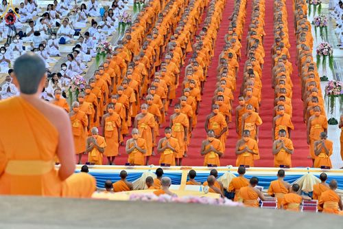 ภาพ No.123154:พระธรรมยาตรารับประกาศนียบัตร และพระของขวัญ ในวันอาทิตย์ต้นเดือนที่ 4 กุมภาพันธ์ พ.ศ.2567 ณ สภาธรรมกายสากล วัดพระธรรมกาย