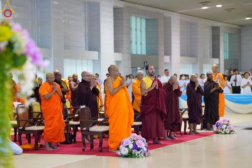 ภาพ No.124613:พิธีมอบโล่วัชรเกียรติยศ โครงการตอบปัญหาศีลธรรมเพื่อสันติภาพโลก (World-PEC) ต่างประเทศ ครั้งที่ 17 ณ ห้องแก้วสารพัดนึก 1 วัดพระธรรมกาย ในวันมาฆบูชา เสาร์ที่ 24 กุมภาพันธ์ พ.ศ. 2567