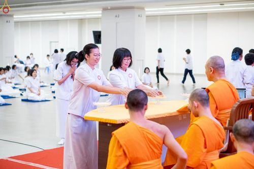 ภาพ No.246517:วันที่ 17 กันยายน พ.ศ. 2568 พิธีรับดวงแก้วนักเรียนบาลี "ดวงแก้วยกชั้นให้ลั่นจักรวาล" ณ ห้องเทวสภา วัดพระธรรมกาย