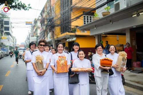 ภาพ No.178521:พิธีทอดกฐิน ณ วัดดวงแข แขวงรองเมือง เขตปทุมวัน กรุงเทพฯ ในโครงการทอดกฐินสามัคคีทั่วไทย 30,000 วัด บูชาธรรม 80 ปี หลวงพ่อธัมมชโย โดยคณะศิษยานุศิษย์วัดพระธรรมกาย วันที่ 15 พฤศจิกายน พ.ศ. 2567