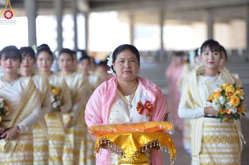 ภาพ No.100014:พิธีทอดผ้าป่า เมียนมาร์ และพิธีสวดธรรมจักร ครั้งที่ 5 ประจำปี พ.ศ. 2566 วันอาทิตย์ที่ 3 ธันวาคม พ.ศ. 2566