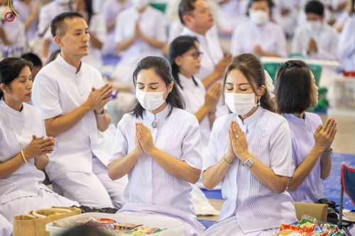 ภาพ No.89422:พิธีตักบาตร ข้าวสารอาหารแห้ง พิธีบูชาข้าวพระ และพิธีจุดเทียนใจ ไฟนิรันดร์  อนันตชัย ณ สภาธรรมกายสากล วัดพระธรรมกาย วันอาทิตย์ที่ 1 ตุลาคม พ.ศ. 2566