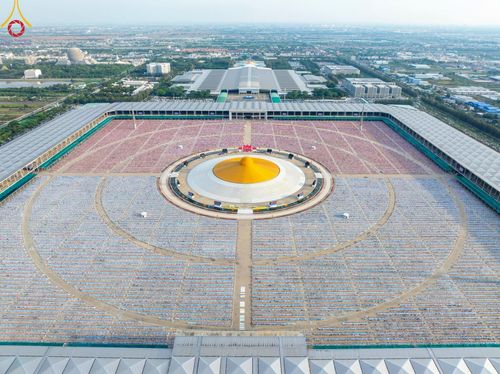 ภาพ No.219552:วันอังคารที่ 22 เมษายน พ.ศ. 2568 พิธีถวายมหาสังฆทานคณะสงฆ์ 40,000 กว่าวัดทั่วประเทศ เนื่องในวันคุ้มครองโลก ณ วัดพระธรรมกาย จ.ปทุมธานี