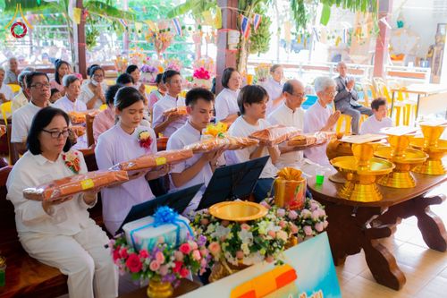 ภาพ No.178287:พิธีทอดกฐิน ณ ศูนย์ปฏิบัติธรรมเทียนถวาย ต.หนองไทร อ.ด่านขุนทด จ.นครราชสีมา ในโครงการทอดกฐินสามัคคีทั่วไทย 30,000 วัด บูชาธรรม 80 ปี หลวงพ่อธัมมชโย โดยคณะศิษยานุศิษย์วัดพระธรรมกาย วันที่ 7 พฤศจิกายน พ.ศ. 2567