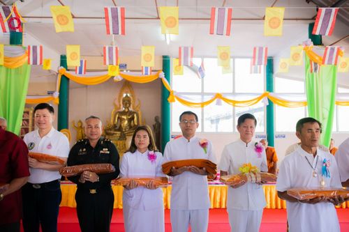 ภาพ No.178320:พิธีทอดกฐิน ณ วัดดอนหัน ต.โนนทองหลาง อ.บัวใหญ่ จ.นครราชสีมา ในโครงการทอดกฐินสามัคคีทั่วไทย 30,000 วัด บูชาธรรม 80 ปี หลวงพ่อธัมมชโย โดยคณะศิษยานุศิษย์วัดพระธรรมกาย วันที่ 8 พฤศจิกายน พ.ศ. 2567