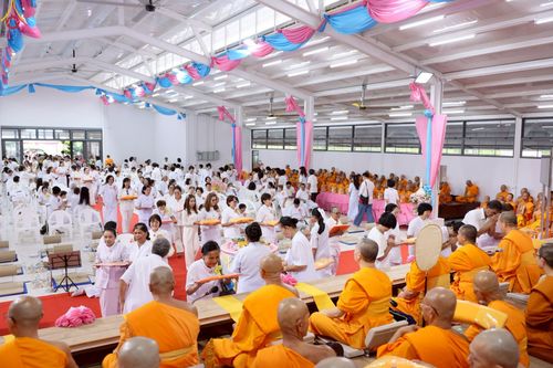 ภาพ No.272249:วันเสาร์ที่ 1 พฤศจิกายน พ.ศ. 2568 พิธีทอดกฐินสามัคคี สร้างกุฏิหมู่สามเณร ณ ศูนย์ปฏิบัติธรรมเบญจธรรม ปทุมธานี  ต.บ้านปทุม อ.สามโคก จ.ปทุมธานี