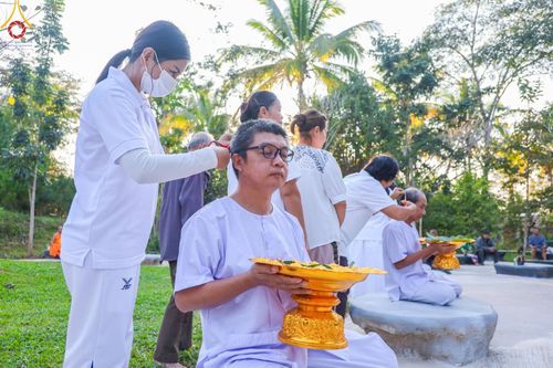 ภาพ No.180355:พิธีตัดปอยผม ปลงผม นาคธรรมทายาท ในโครงการบรรพชาอุปสมบทหมู่ บูชาธรรมมหาปูชนียาจารย์ 2567  วันที่ 4 ธันวาคม พ.ศ. 2567 ณ ศูนย์ปฏิบัติธรรมแก้วภูเรือ จ.เลย