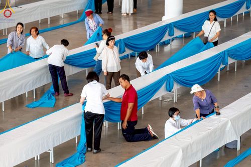 ภาพ No.218595:วันพฤหัสบดีที่ 17 เมษายน พ.ศ. 2568 การเตรียมงานในลานธรรม , สภาธรรมกายสากล , วิหารคด  เพื่องานวันคุ้มครองโลก 22 เมษายน พ.ศ. 2568