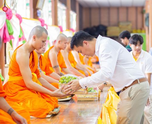 ภาพ No.164673:พิธีทอดกฐิน ณ วัดเวฬุวนาราม อ.ดำเนินสะดวก จ.ราชบุรี ในโครงการกฐินสามัคคีทั่วไทย 30,000 วัด บูชาธรรม 80 ปี หลวงพ่อธัมมชโย โดยคณะศิษยานุศิษย์วัดพระธรรมกาย วันที่ 19 ตุลาคม พ.ศ. 2567