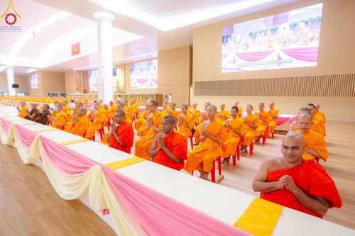 ภาพ No.138774:พิธีถวายกองทุนสนับสนุน การสร้างพระไตรปิฎกฉบับธรรมชัย และอนุรักษ์คัมภีร์ใบลาน น้อมบูชาธรรมหลวงพ่อธัมมชโย 80 ปี ณ ห้องแก้วสารพัดนึก 2 วัดพระธรรมกาย วันเสาร์ที่ 1 มิถุนายน พศ. 2567