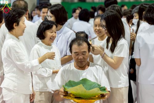 ภาพ No.230692:วันที่ 29 มิถุนายน พ.ศ.2568 พิธีตัดปอยผมและปลงผมนาคธรรมทายาท โครงการบรรพชาอุปสมบทหมู่ รุ่นเข้าพรรษา ณ วิหารคด วัดพระธรรมกาย