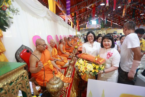 ภาพ No.179431:พิธีทอดกฐิน ณ วัดลานนาบุญ อ.เมือง จ.นนทบุรี ในโครงการกฐินสามัคคีทั่วไทย 30,000 วัด บูชาธรรม 80 ปี หลวงพ่อธัมมชโย โดยคณะศิษยานุศิษย์วัดพระธรรมกาย วันที่ 26 ตุลาคม พ.ศ. 2567