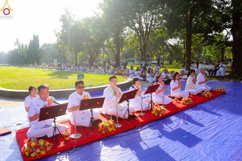 ภาพ No.103277:พิธีตักบาตรพระธรรมทายาท 1,000 รูป ณ มหาเจดีย์บุโรพุทโธ ประเทศอินโดนีเซีย ในวันที่ 20 ธันวาคม พ.ศ. 2566