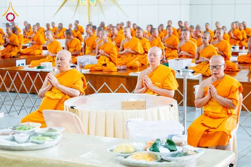 ภาพ No.245089:วันพุธที่ 10 กันยายน พ.ศ. 2568 พิธีถวายภัตตาหารเมนูสวรรค์ เนื่องในวันครบ 25 ปี วันละสังขารคุณยายอาจารย์มหารัตนอุบาสิกาจันทร์ ขนนกยูง ณ หอฉันคุณยายอาจารย์ฯ วัดพระธรรมกาย