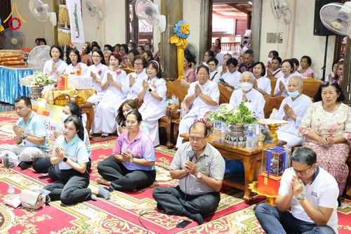 ภาพ No.181669:พิธีทอดกฐิน ณ วัดธรรมโชติการาม (วัดขวิด) อ.บางบาล จ.พระนครศรีอยุธยา ในโครงการทอดกฐินสามัคคีทั่วไทย 30,000 วัด บูชาธรรม 80 ปี หลวงพ่อธัมมชโย โดยคณะศิษยานุศิษย์วัดพระธรรมกาย วันที่ 2 พฤศจิกายน พ.ศ. 2567