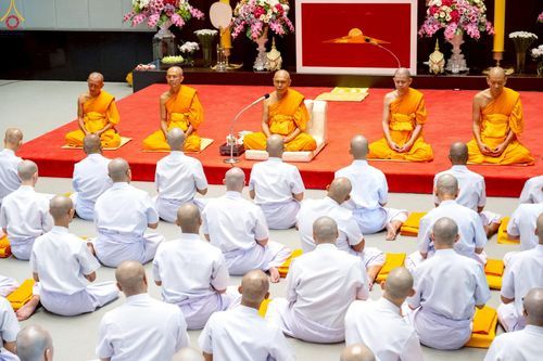 ภาพ No.229123:วันเสาร์ที่ 14 มิถุนายน พ.ศ. 2568 พิธีบรรพชา , พิธีถวายบาตร , พิธีอุปสมบท ในโครงการบรรพชาอุปสมบทหมู่ ผู้บริหารรุ่นที่ 15 และ อุดมศึกษา รุ่นที่ 52 ณ โบสถ์พระไตรปิฎก วัดพระธรรมกาย